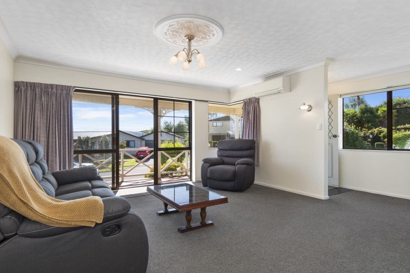 2A Johnston Place, Welcome Bay, Tauranga - Carousel 2