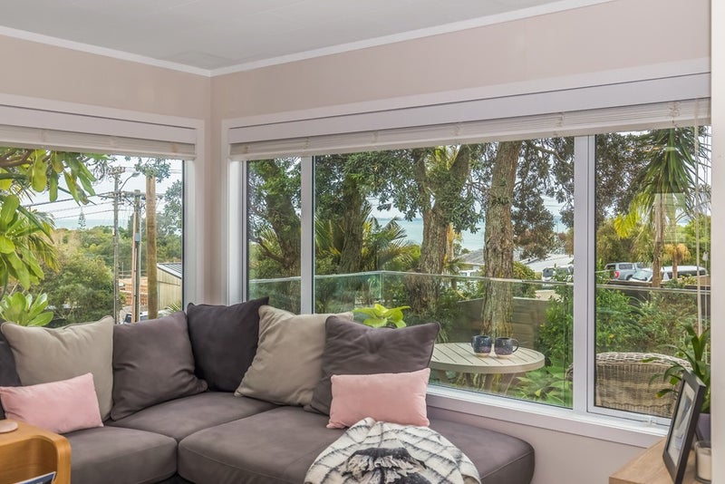 2/42 Beach Road, Castor Bay, Auckland - Carousel 2