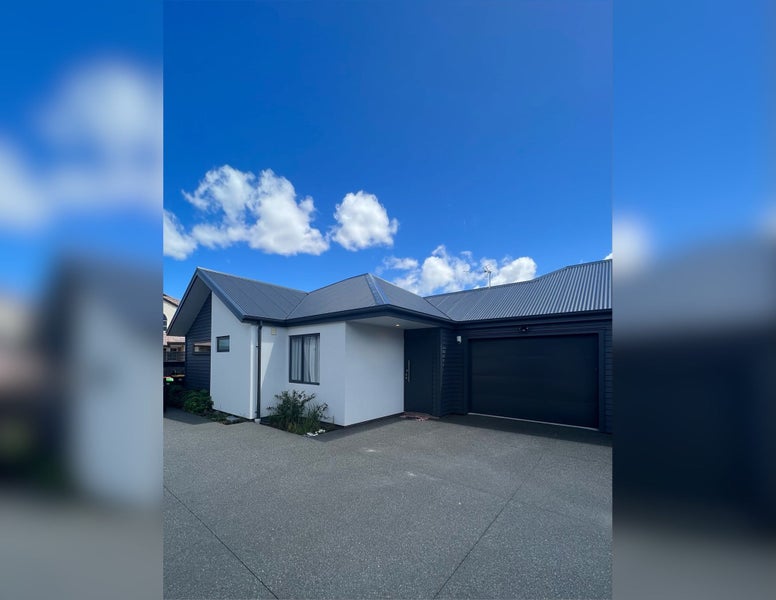 2/4 Tintagel Lane, Burwood, Christchurch - Carousel 1