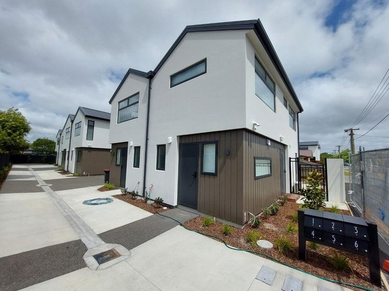 4/36 Heywood Terrace, Richmond, Christchurch - Carousel 11