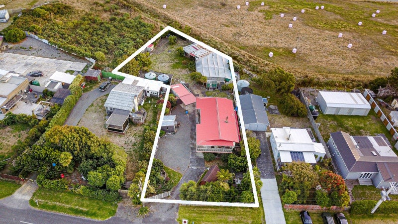 1931 Parewanui Road, Bulls - Carousel 1