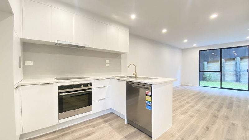 5/37 Camelot Place, Glenfield, Auckland - Carousel 2