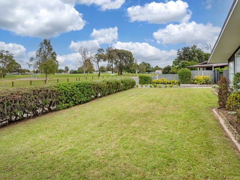 18 Scott Drive, Flaxmere, Hastings - Carousel 2