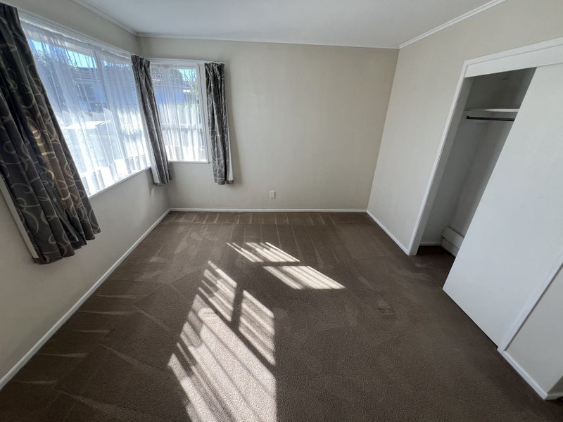 9 Wycherley Drive, Bucklands Beach, Auckland - Carousel 21
