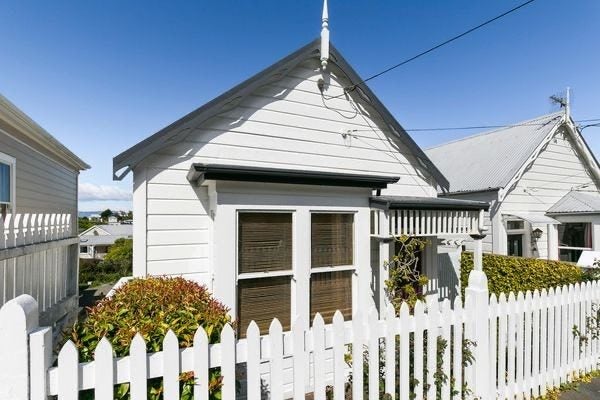 30 Charlotte Avenue, Brooklyn, Wellington - Carousel 7