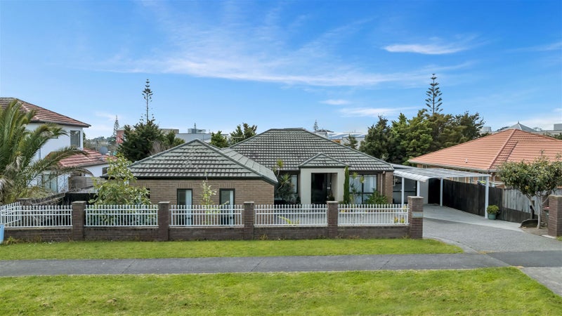 15 Aclare Place, East Tamaki, Auckland - Carousel 1