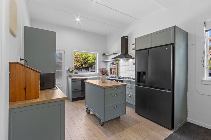 152 Lincoln Road, Addington, Christchurch - Carousel 1