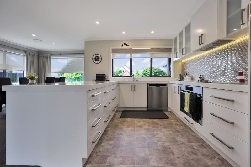 7 Whiteoak Grove, Tinwald, Ashburton - Carousel 2