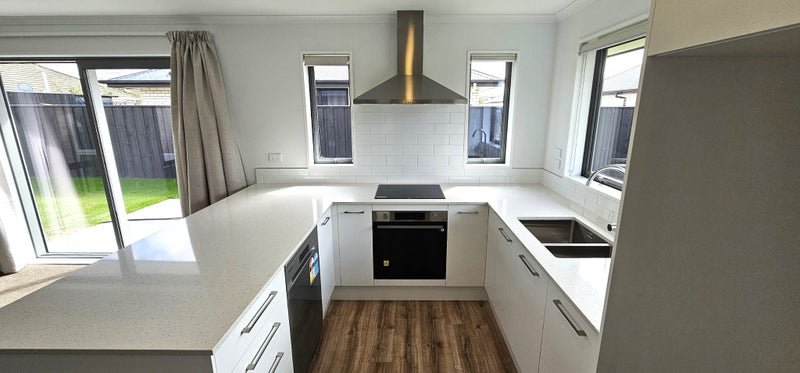 13 Freeville Place, New Brighton, Christchurch - Carousel 2