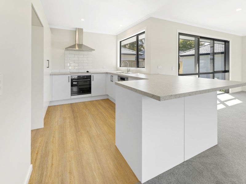 7 Carmine Crescent, Appleby, Richmond - Carousel 2