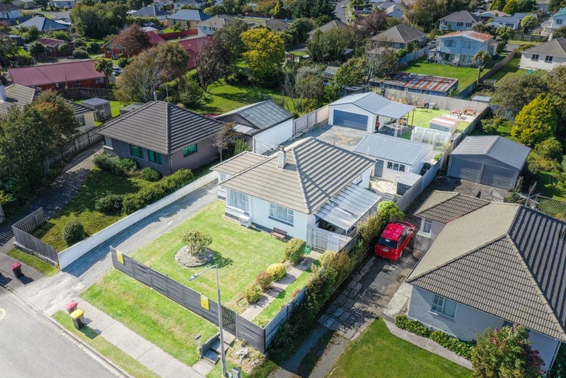 70 Adamson Crescent, Glengarry, Invercargill - Carousel 1