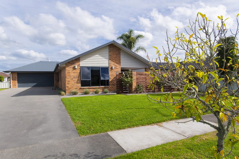 36 Sterling Park, Lytton West, Gisborne - Carousel 2