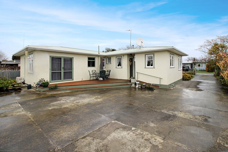 17 Ellesmere Crescent, Highbury, Palmerston North - Carousel 13