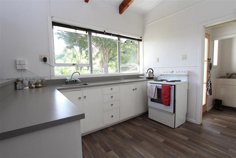 5A Tauhara Drive, Queenwood, Hamilton - Carousel 2