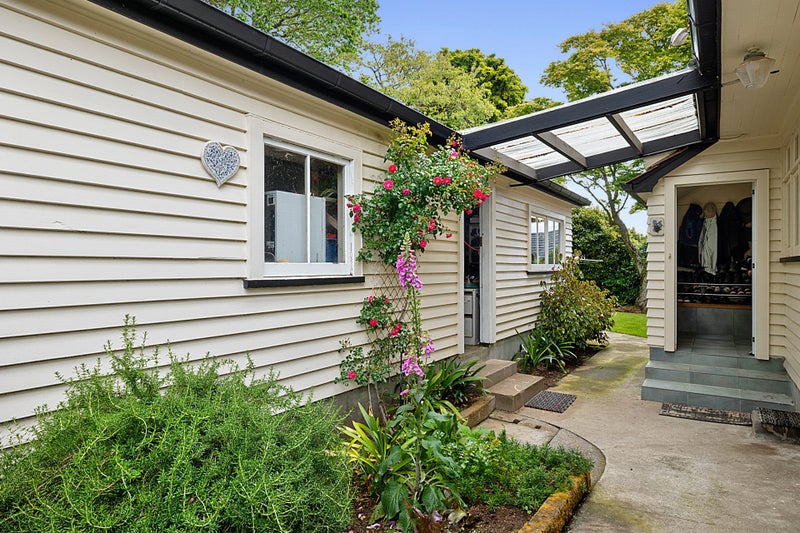 14 Woodleigh Street, Frankleigh Park, New Plymouth - Carousel 23