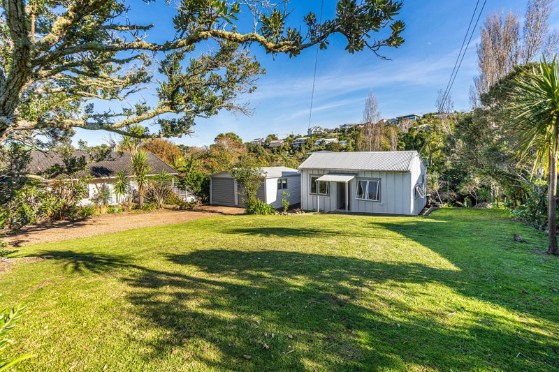 11 Korora Road, Oneroa, Waiheke Island - Carousel 1