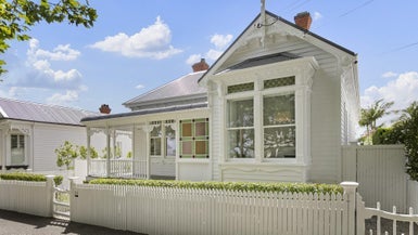 11 Herne Bay Road, Herne Bay, Auckland - Carousel 1