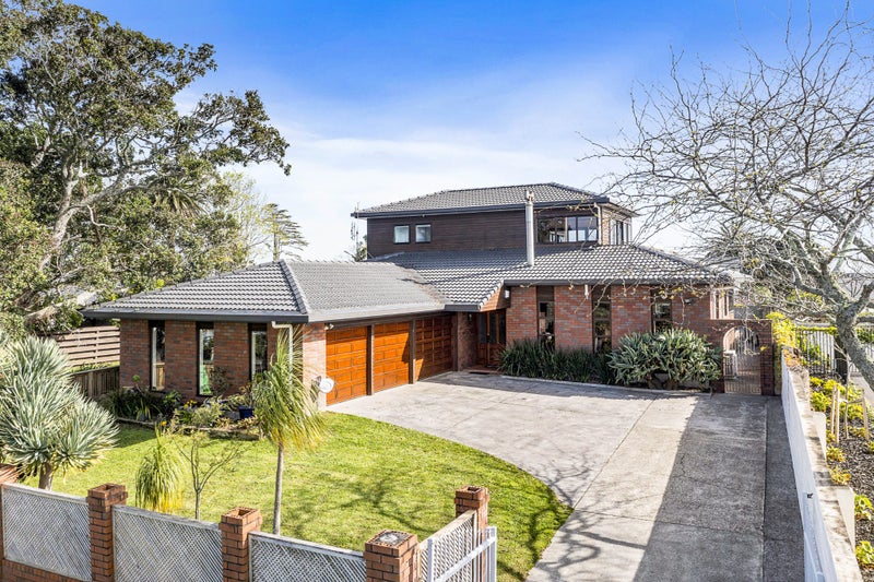 32 Cockle Bay Road, Cockle Bay, Auckland - Carousel 1