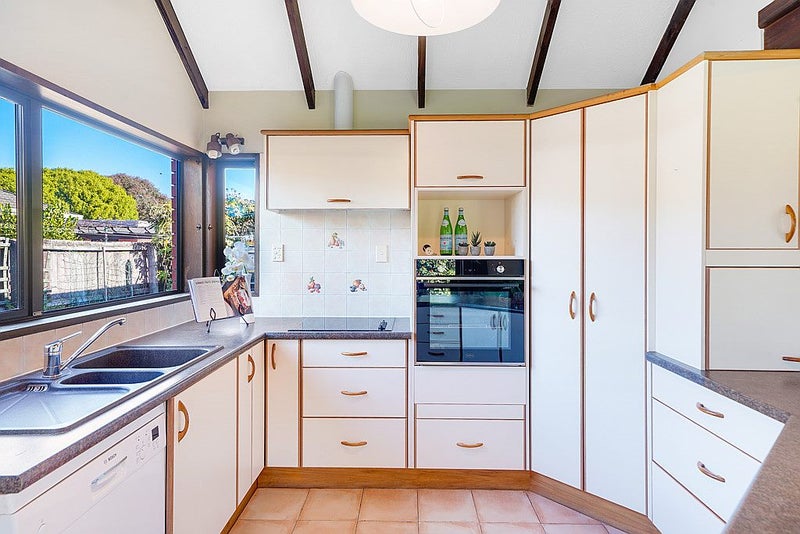 20 Lavandula Crescent, Burnside, Christchurch - Carousel 2