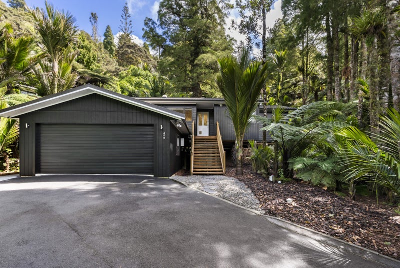 408 Scenic Drive, Waiatarua, Auckland - Carousel 2