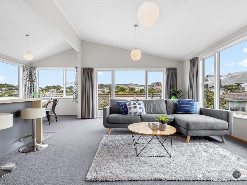 8 Peach Tree Grove, Maungaraki, Lower Hutt - Carousel 2