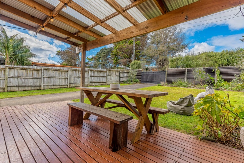 10 Marie Crescent, Te Atatu South, Auckland - Carousel 2