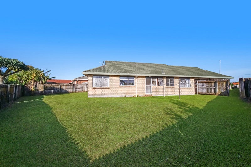 9 Tullis Place, Burswood, Auckland - Carousel 2