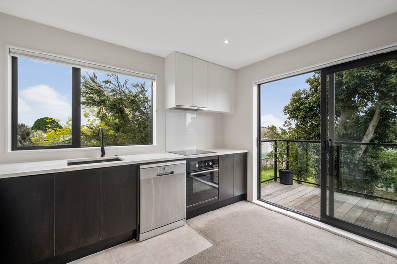 19C Court Crescent, Panmure, Auckland - Carousel 1