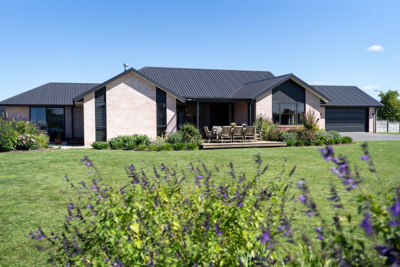 39 Sunline Drive, Leamington, Cambridge - Carousel 1