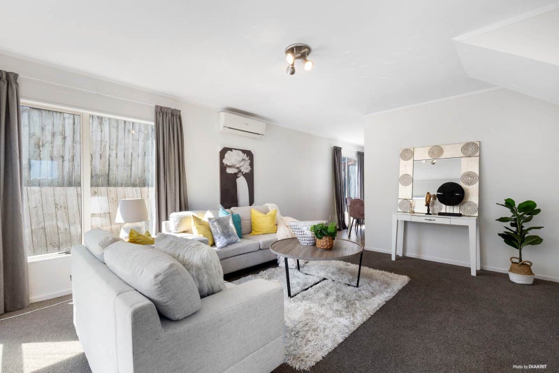 1/15 Fernlea Rise, Bayview, Auckland - Carousel 2
