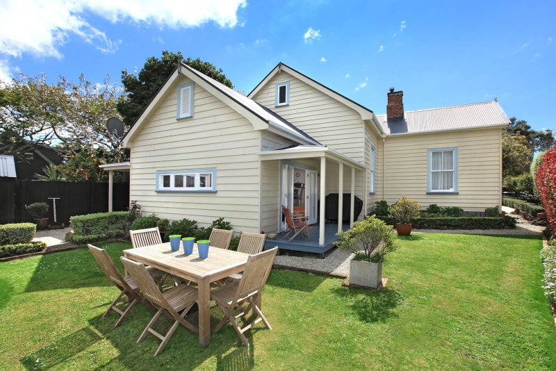 6 Valley Road, Northcote, Auckland - Carousel 1
