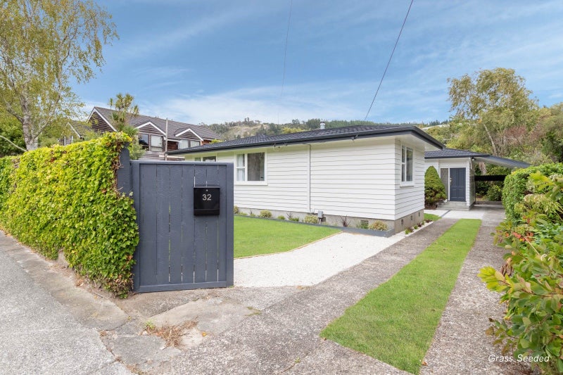 32 Field Street, Silverstream, Upper Hutt - Carousel 2