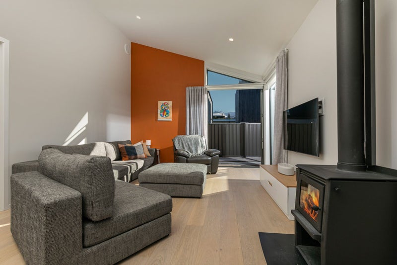 11 Cleland Close, WANAKA - Carousel 1