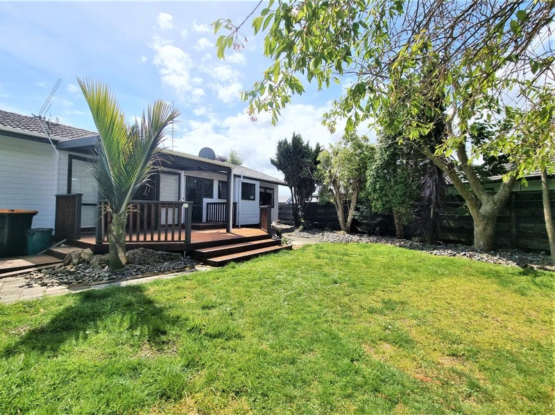 79 Amberley Avenue, Highbury, Palmerston North - Carousel 15