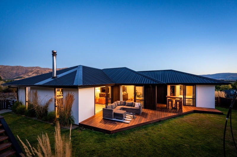 9 Sarges Way, Wanaka - Carousel 1