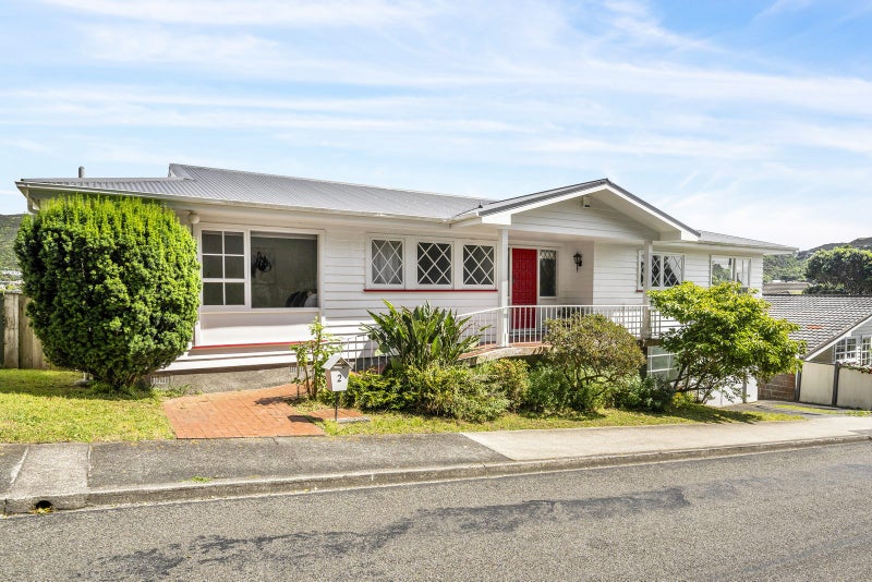 2 Parklands Drive, Karori, Wellington - Carousel 1