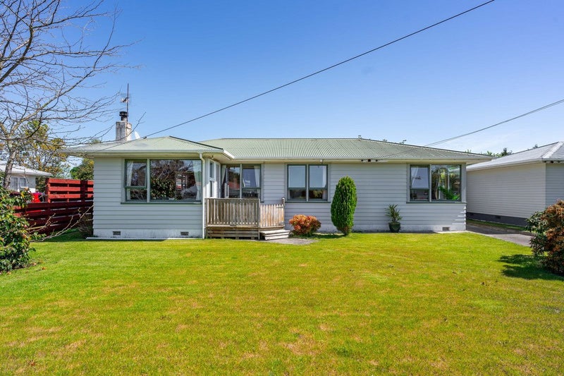 21 Bledisloe Street, Solway, Masterton - Carousel 1