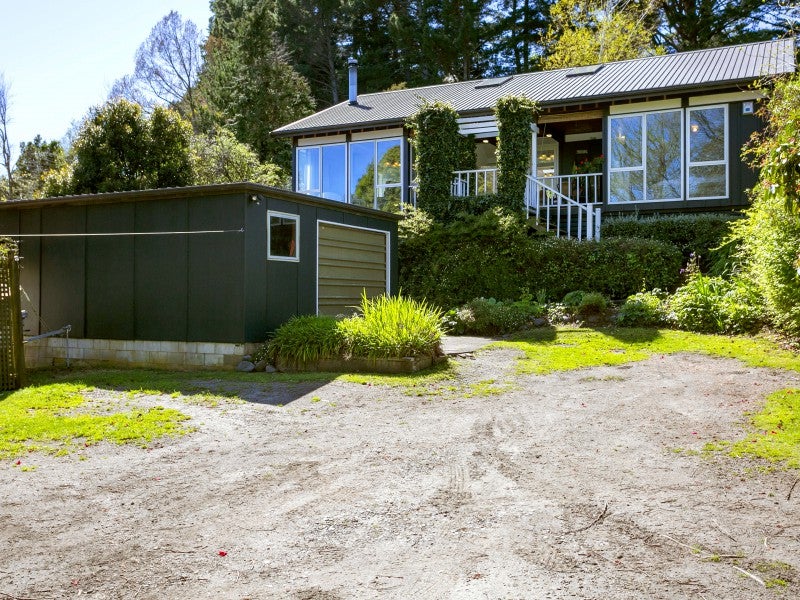 20 Gosling Grove, Turangi - Carousel 1