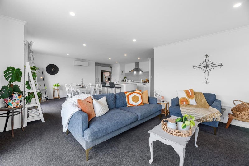 27 Raynor Crescent, Pyes Pa, Tauranga - Carousel 2