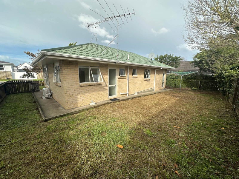 33 Paparoa Road, Cockle Bay, Auckland - Carousel 1