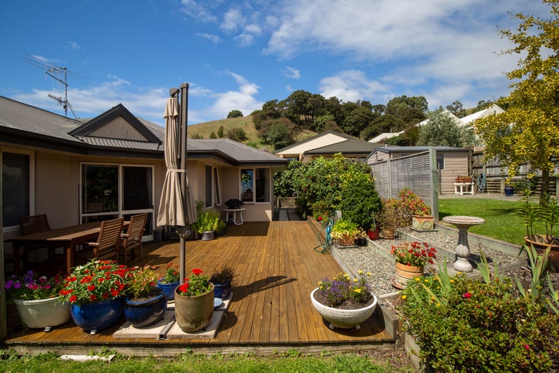 22 Ashdonleigh Grove, Stoke, Nelson - Carousel 2