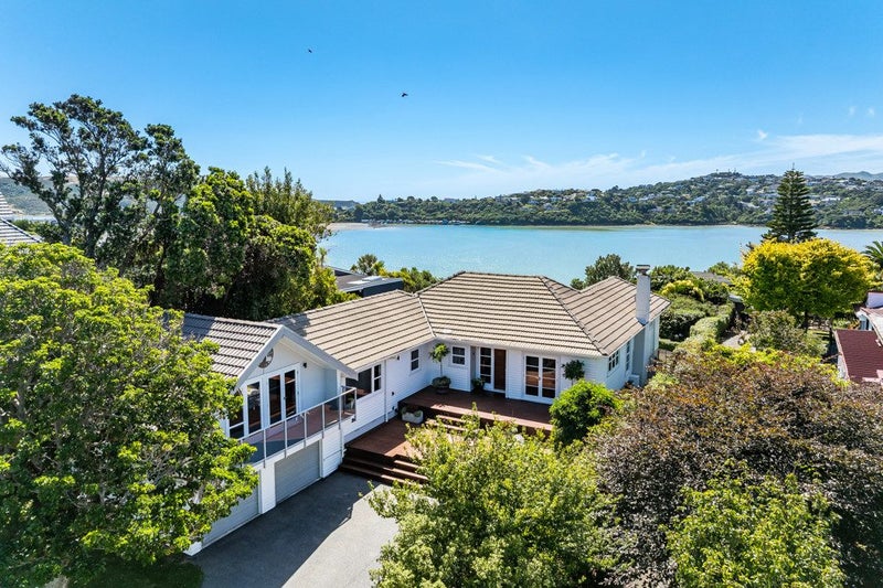 61 Seaview Road, Paremata, Porirua - Carousel 1