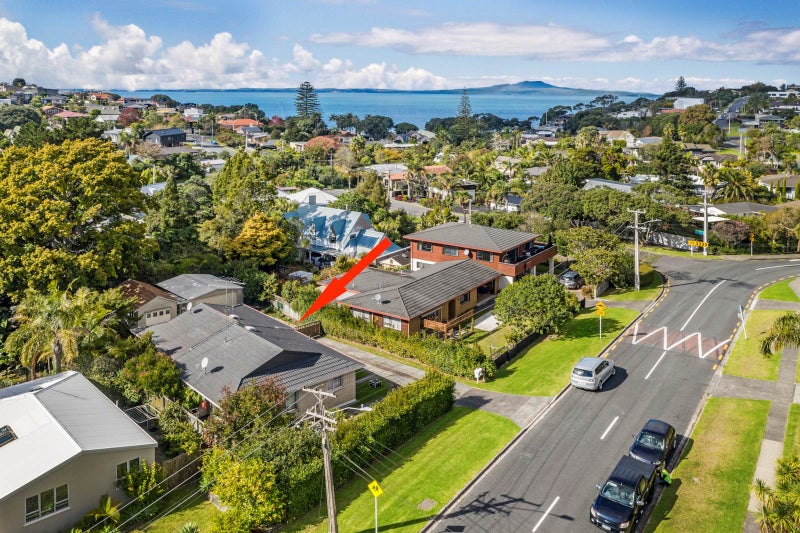 27 Lyons Avenue, Murrays Bay, Auckland - Carousel 2