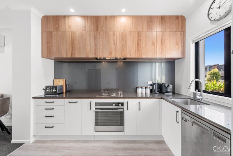 8 Josland Lane, Wallaceville, Upper Hutt - Carousel 2