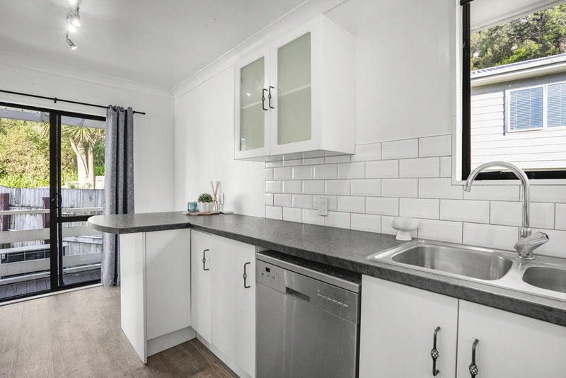 14A Crystal Grove, Birchville, Upper Hutt - Carousel 2