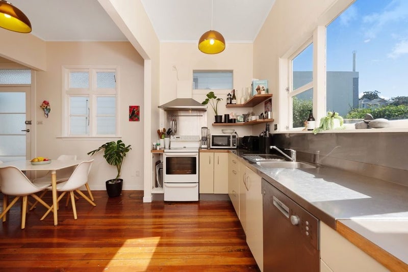 16 Cockburn Street, Kilbirnie, Wellington - Carousel 2