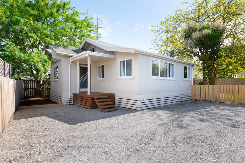 53A Paul Crescent, Fairfield, Hamilton - Carousel 1