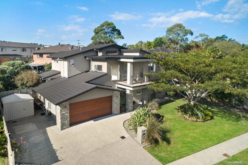 3 Travis View Drive, Fairview Heights, Auckland - Carousel 1