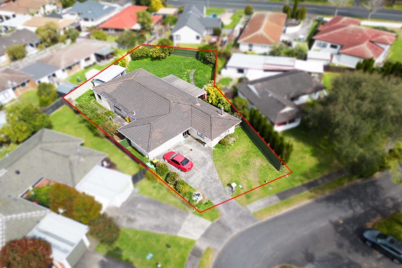5 Tatua Place, Conifer Grove, Takanini - Carousel 1