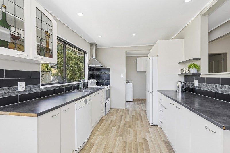 45 Albatross Close, Whitby, Porirua - Carousel 2